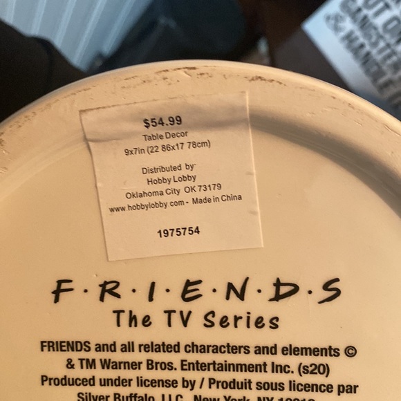 Friends themed canister - Picture 4 of 4